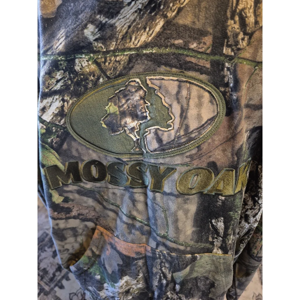 Mossy Oak mens hoodie. Embroidered sz.2XL . Nice hoodie kangaroo pocket.(#1863B)